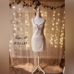 Chic White Sleeveless Mini Dress